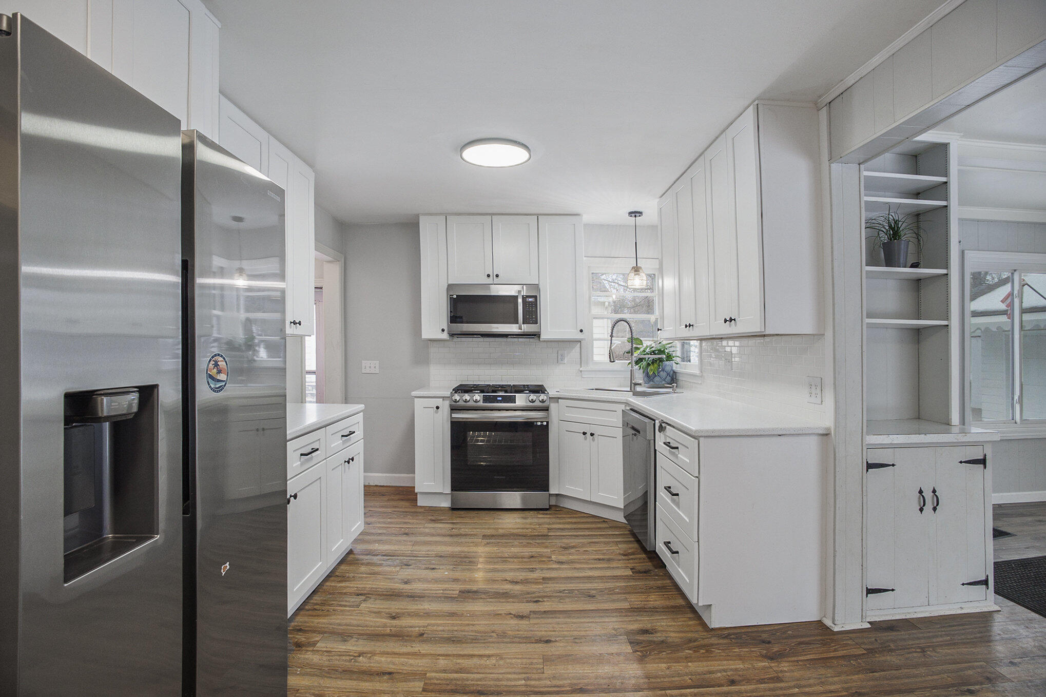 Kalamazoo, Michigan 49006, United States, 3 Bedrooms Bedrooms, ,2 BathroomsBathrooms,Residential,Pending,5318