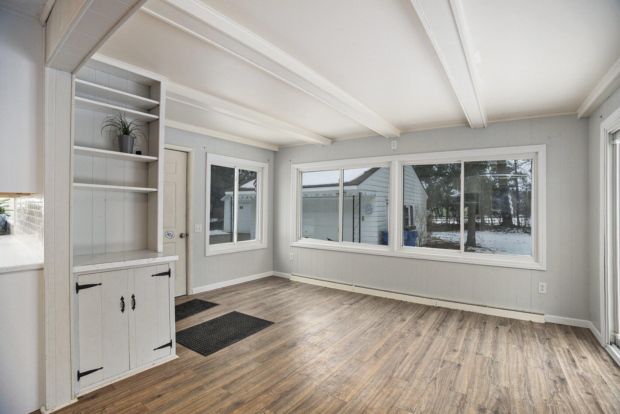 Kalamazoo, Michigan 49006, United States, 3 Bedrooms Bedrooms, ,2 BathroomsBathrooms,Residential,Pending,5318