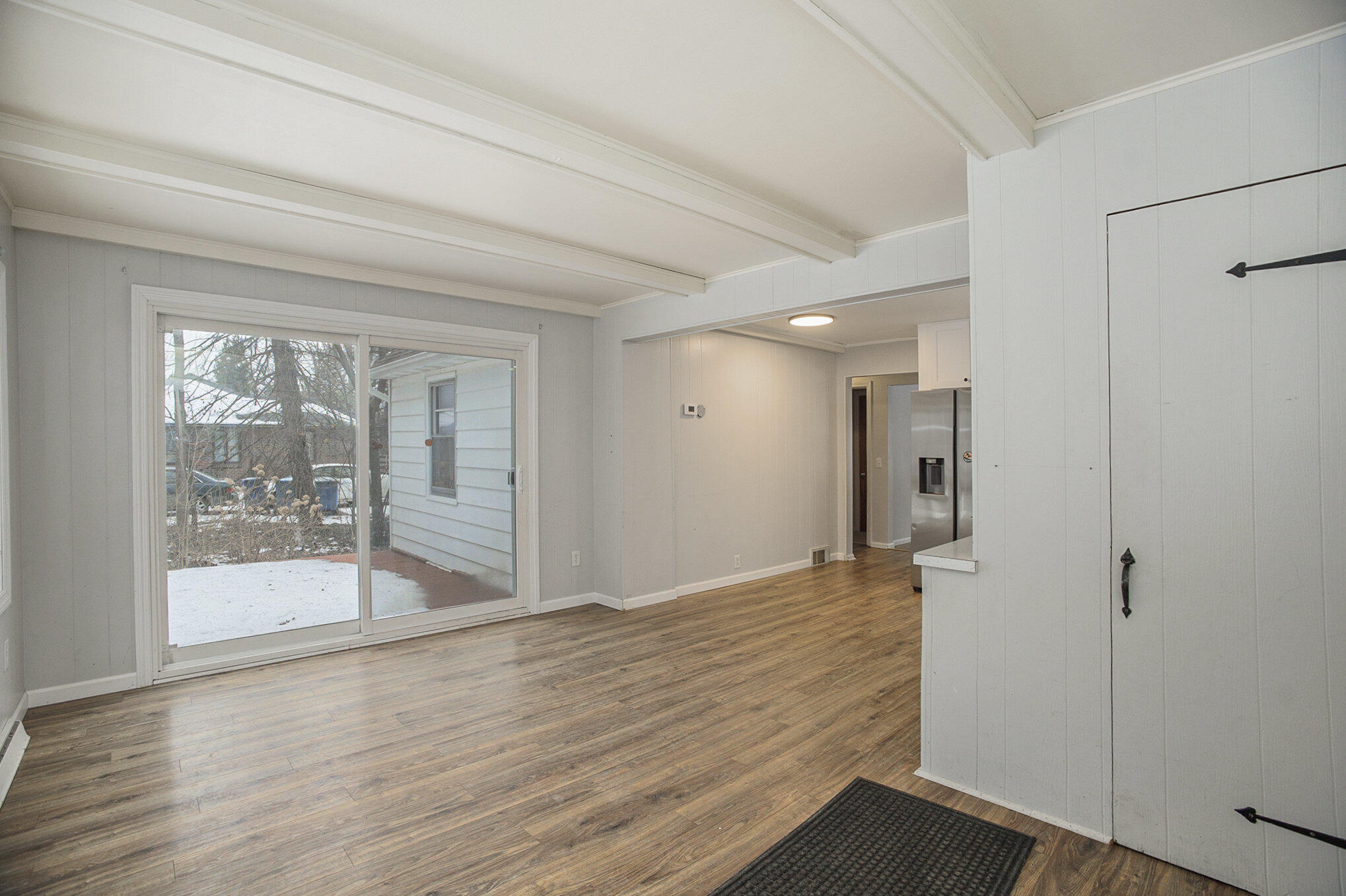 Kalamazoo, Michigan 49006, United States, 3 Bedrooms Bedrooms, ,2 BathroomsBathrooms,Residential,Pending,5318