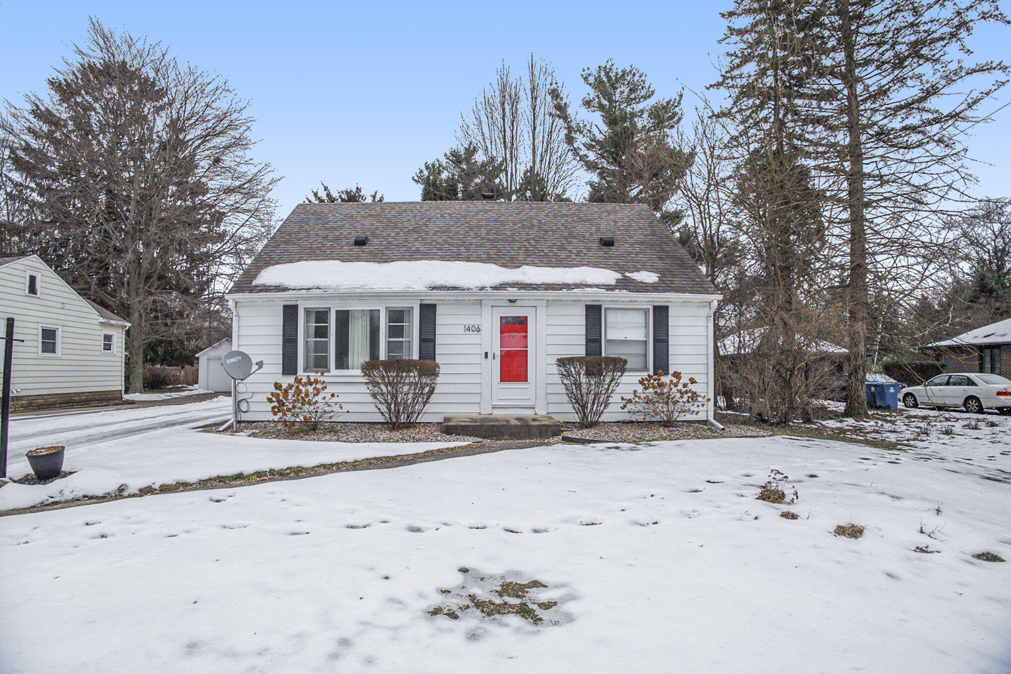 Kalamazoo, Michigan 49006, United States, 3 Bedrooms Bedrooms, ,2 BathroomsBathrooms,Residential,Pending,5318