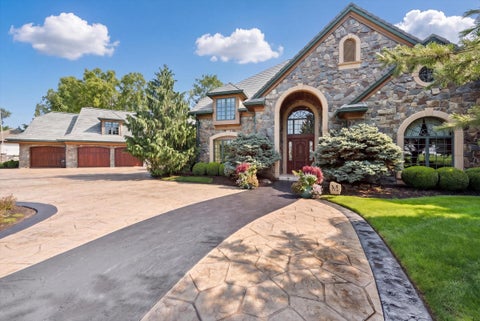 Photo for 555 Maple Knoll Road