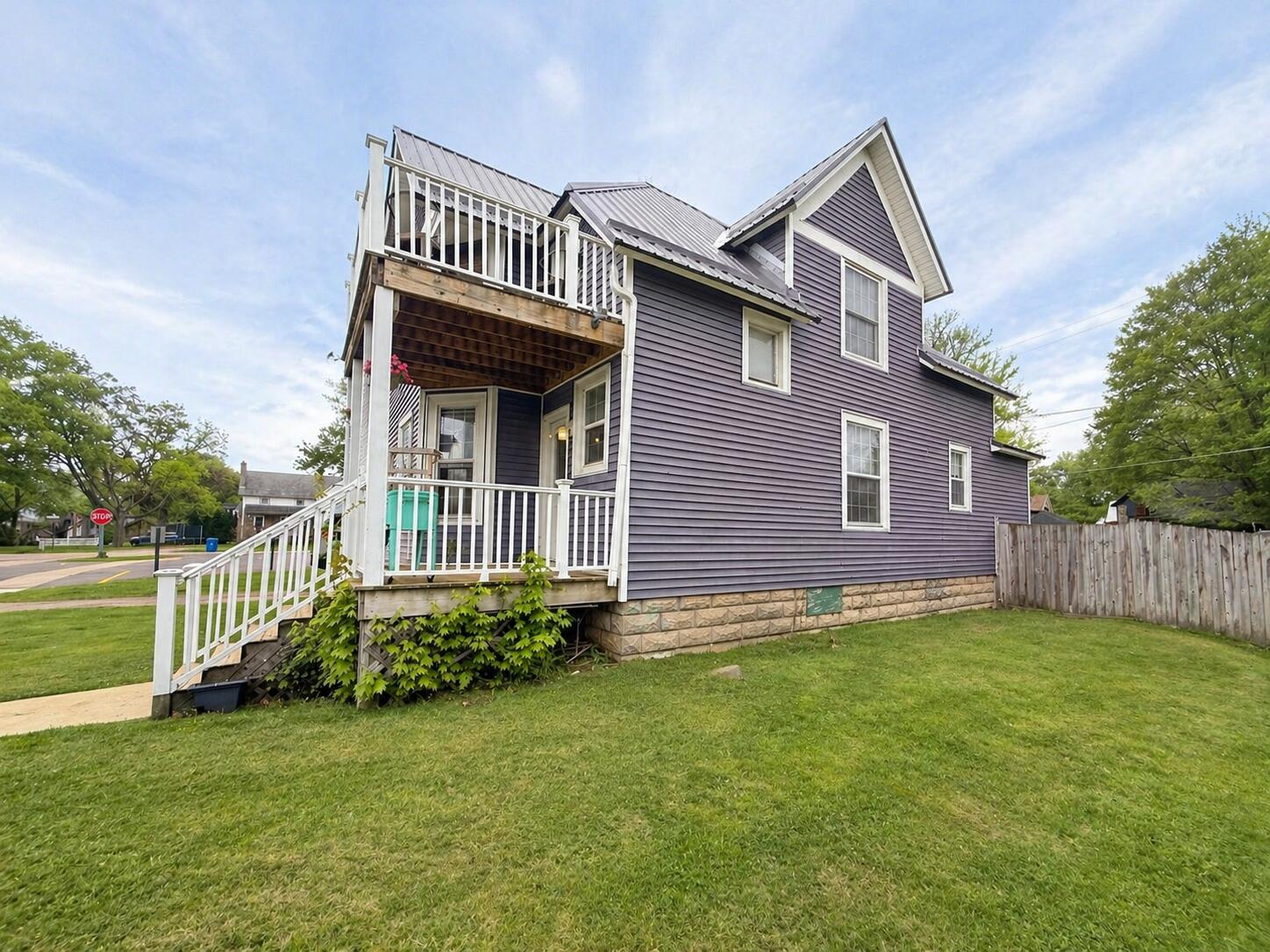 216 Oak Street