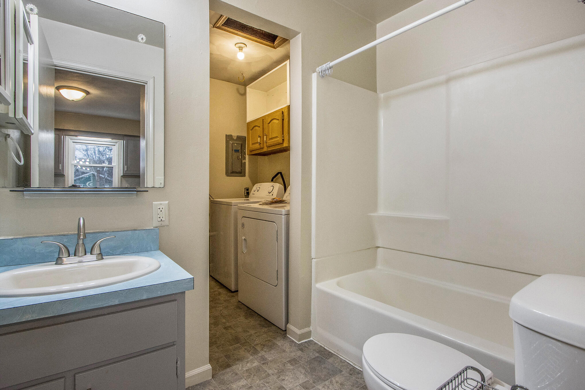 Augusta, Michigan 49012, United States, 2 Bedrooms Bedrooms, ,1 BathroomBathrooms,Residential,Active,16010