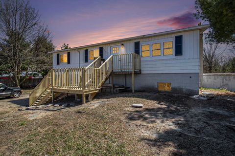 MLS: 25016098