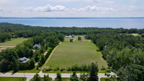 658 W Bluff Drive Harbor Springs MI 49740