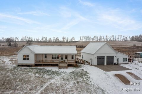 Photo of 6288 N 88th Avenue, Hart, MI 49420 (MLS # 25059475)