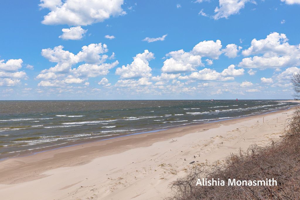 Photo of 15058 Stickney Ridge Road, Grand Haven, MI 49417 (MLS # 26011872)