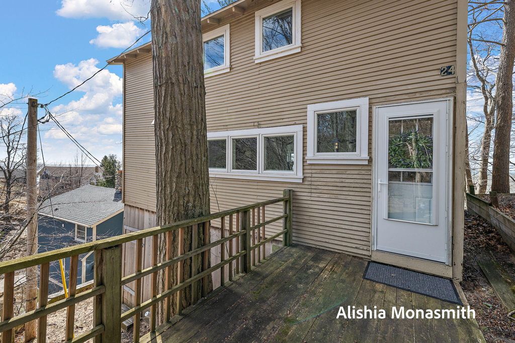 Photo of 15058 Stickney Ridge Road, Grand Haven, MI 49417 (MLS # 26011872)