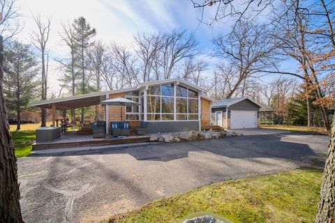 Photo of 56 N Tippy Dam Road, Wellston, MI 49689 (MLS # 26017517)