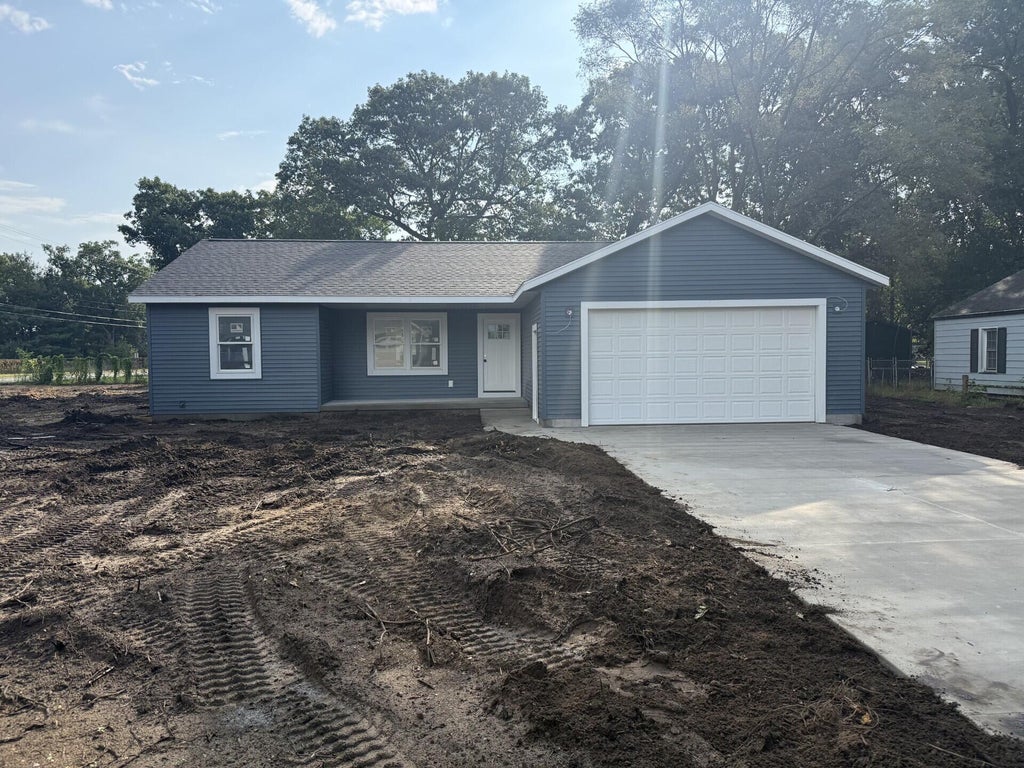 Photo of 420 West Street, Muskegon, MI 49442 (MLS # 26045092)