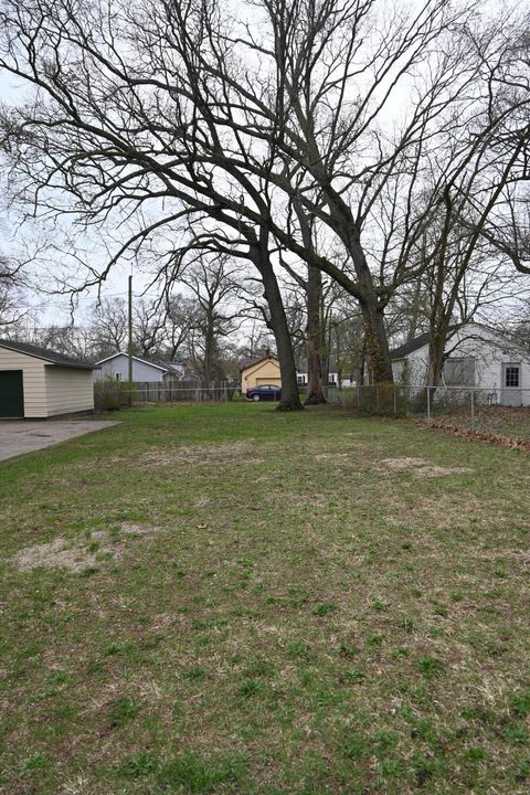 Photo of 2413 Leahy Street, Muskegon, MI 49444 (MLS # 26016670)