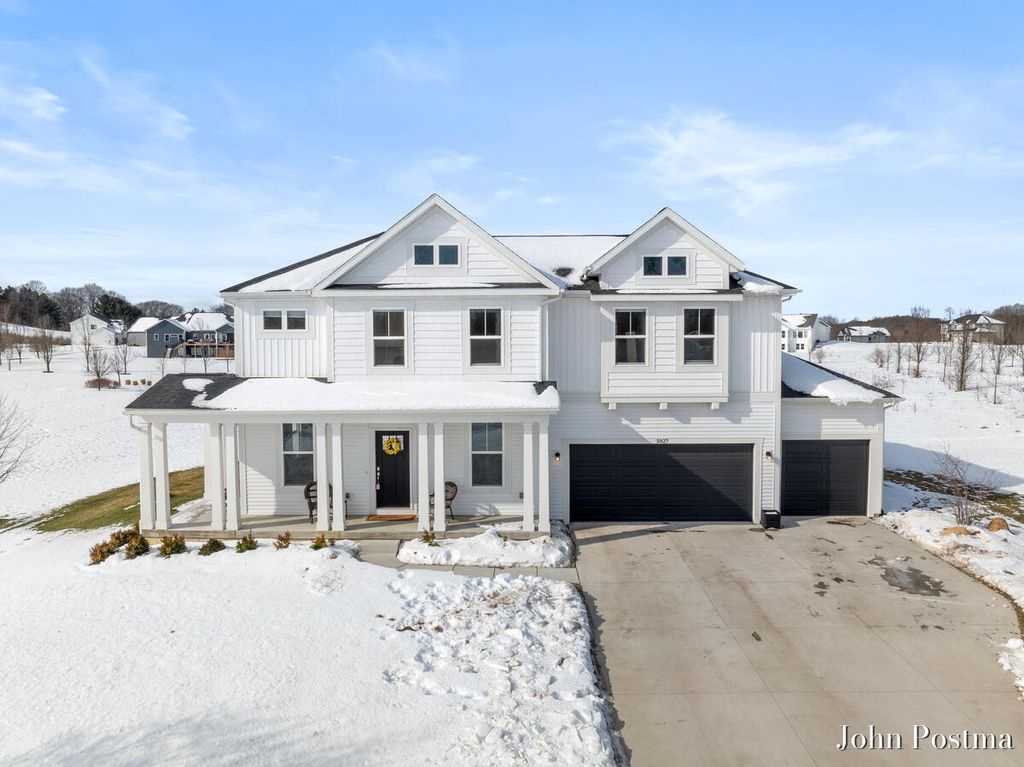 Photo of 5827 Golden Hollow Drive SE, Grand Rapids, MI 49512 (MLS # 26005272)