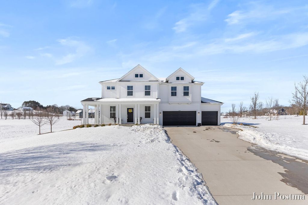 Photo of 5827 Golden Hollow Drive SE, Grand Rapids, MI 49512 (MLS # 26005272)