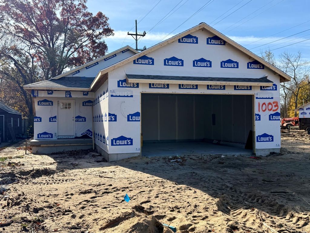 Photo of 1003 Ducey Avenue, Muskegon, MI 49442 (MLS # 25058466)