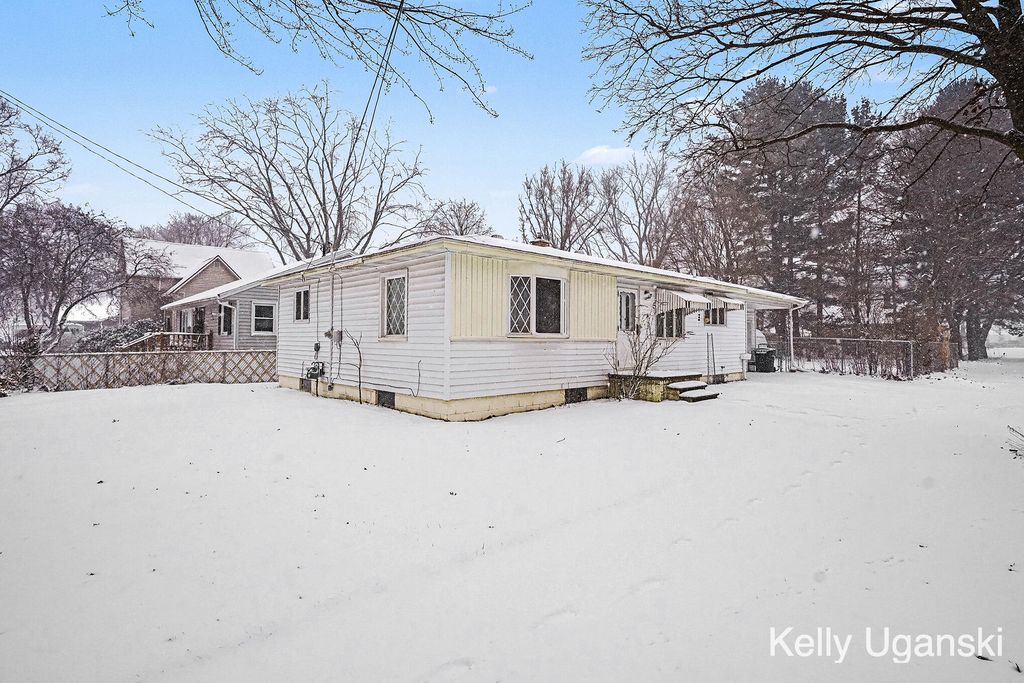 Photo of 2360 Grove Street, Muskegon, MI 49441 (MLS # 26002203)