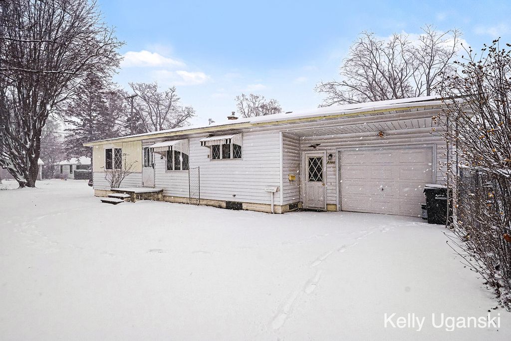 Photo of 2360 Grove Street, Muskegon, MI 49441 (MLS # 26002203)