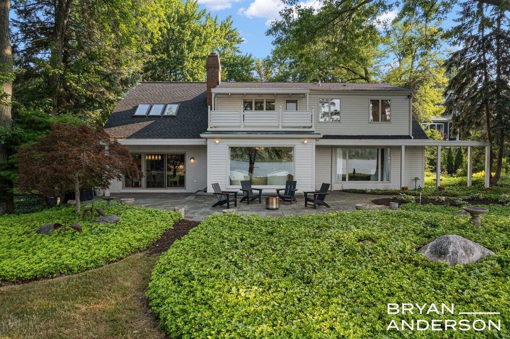 Photo of 3150 Manhattan Lane SE, East Grand Rapids, MI 49506 (MLS # 25017351)