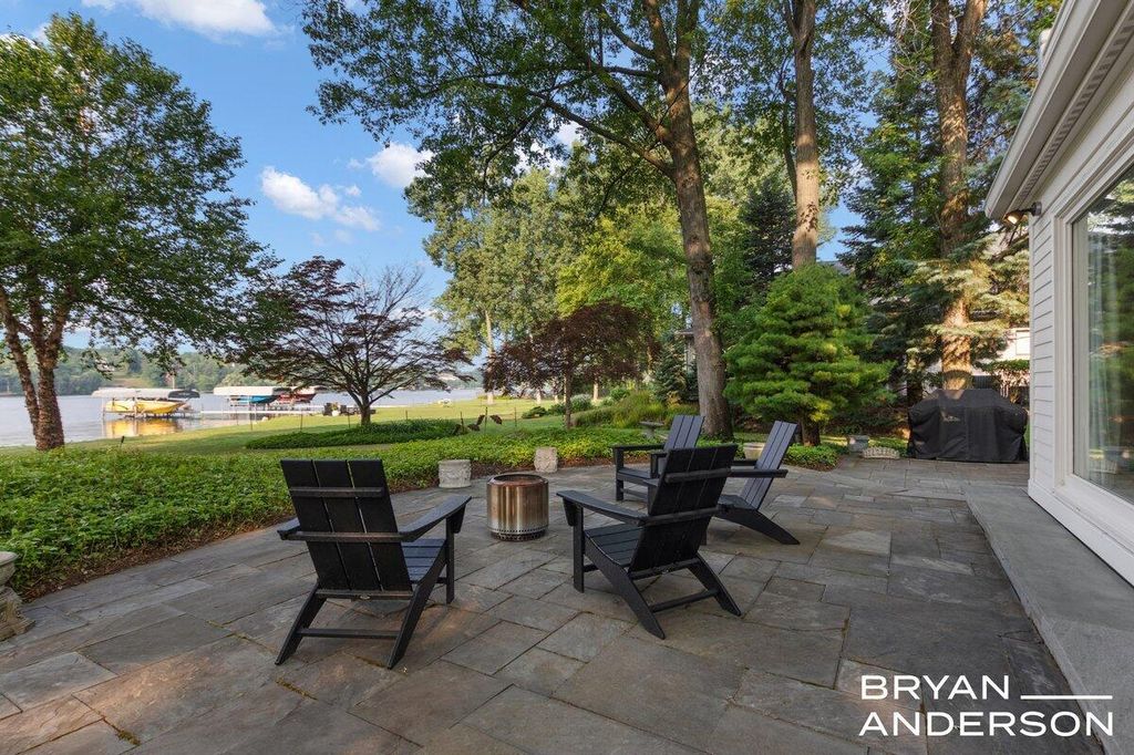 Photo of 3150 Manhattan Lane SE, East Grand Rapids, MI 49506 (MLS # 25017351)