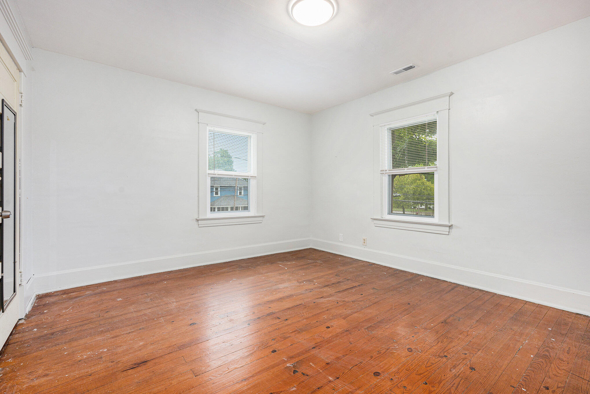 Three Rivers, Michigan 49093, United States, 5 Bedrooms Bedrooms, ,2 BathroomsBathrooms,Residential,Active,216519