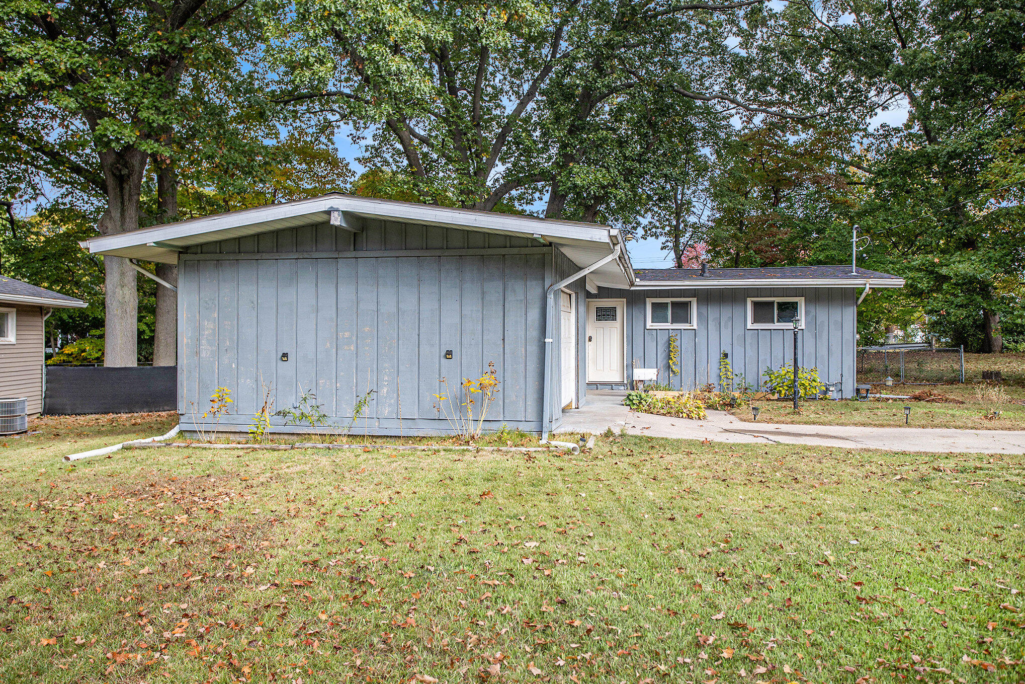 Battle Creek, Michigan 49015, United States, 2 Bedrooms Bedrooms, ,2 BathroomsBathrooms,Residential,Active,229010