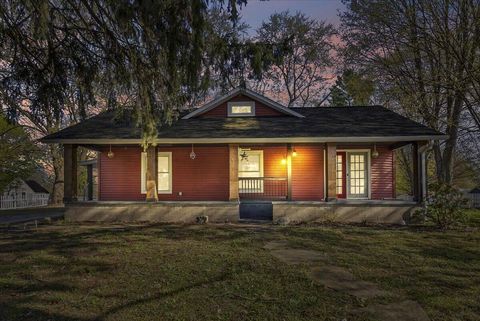 Photo of 692 W Bridge Street, Plainwell, MI 49080 (MLS # 26017137)