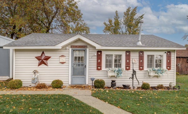 6366 W HOUGHTON LAKE DR, HOUGHTON LAKE, MI 48629 - Image efc28b732e9771de8006a86d9e4d35da/2119308558