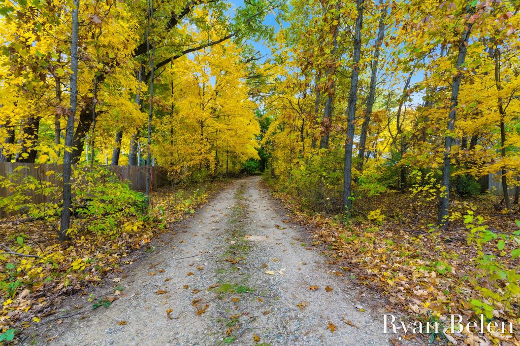 Photo of 26026 60th Avenue, Mattawan, MI 49071 (MLS # 25056190)