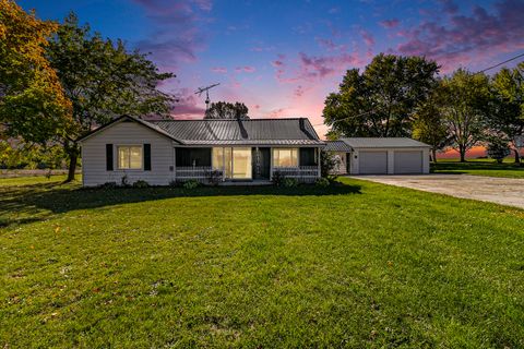 Photo of 511 Beard Road, Pentwater, MI 49449 (MLS # 25054742) Photo of 511 Beard Road, Pentwater, MI 49449 (MLS # 25054742)