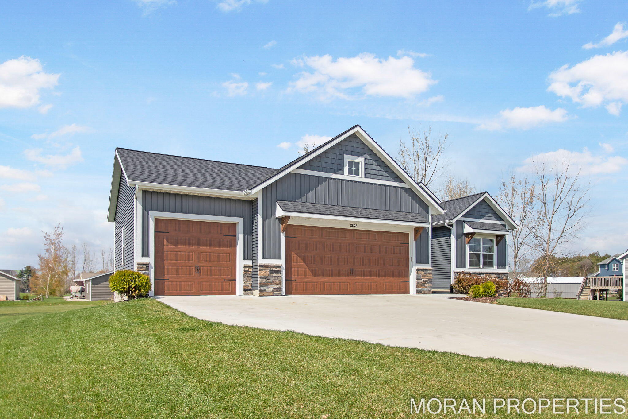 Photo 4 of 48 of 8898 Meadows Pointe Drive house
