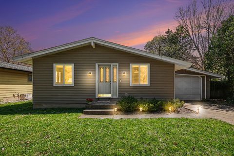 Photo of 1036 Westmoor Drive NW, Grand Rapids, MI 49504 (MLS # 26017481)