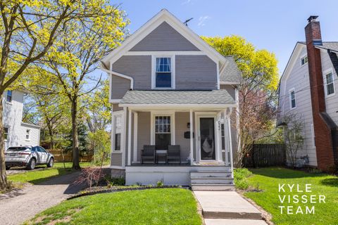 Photo of 622 Gladstone Drive SE, East Grand Rapids, MI 49506 (MLS # 26016861)