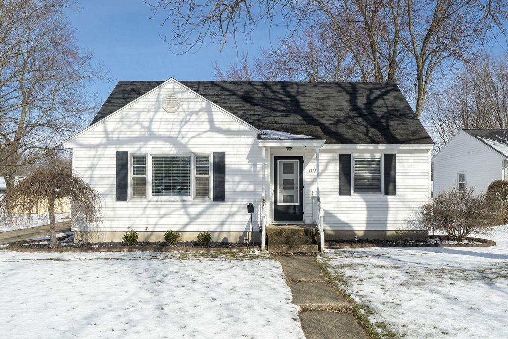 Photo of 4117 Pineview Street SW, Grandville, MI 49418 (MLS # 24008653)