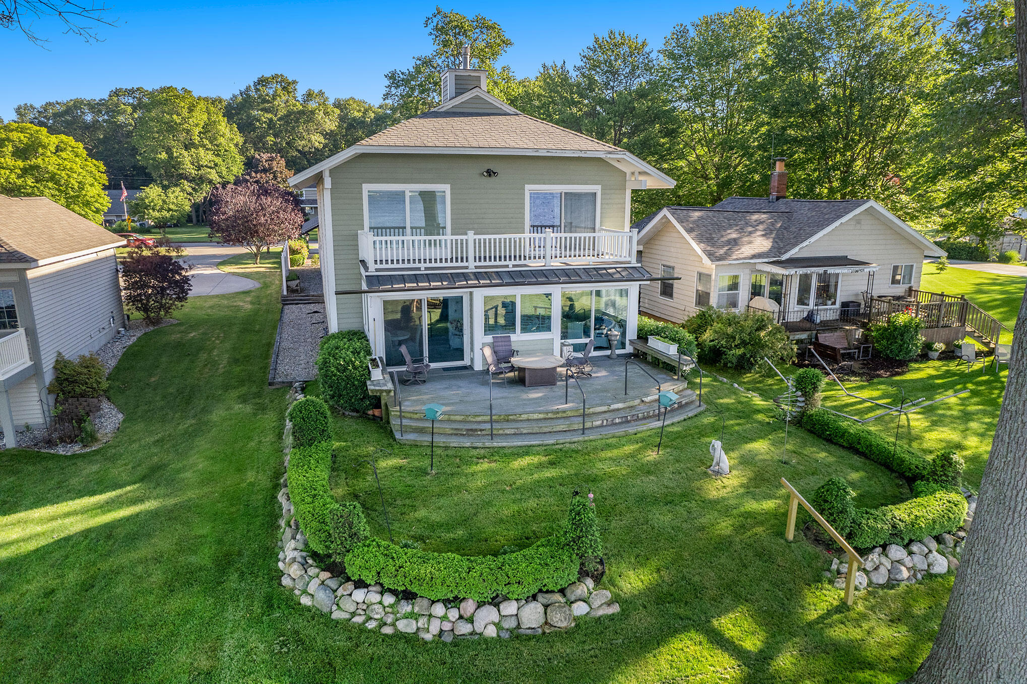 2585 Memorial Drive