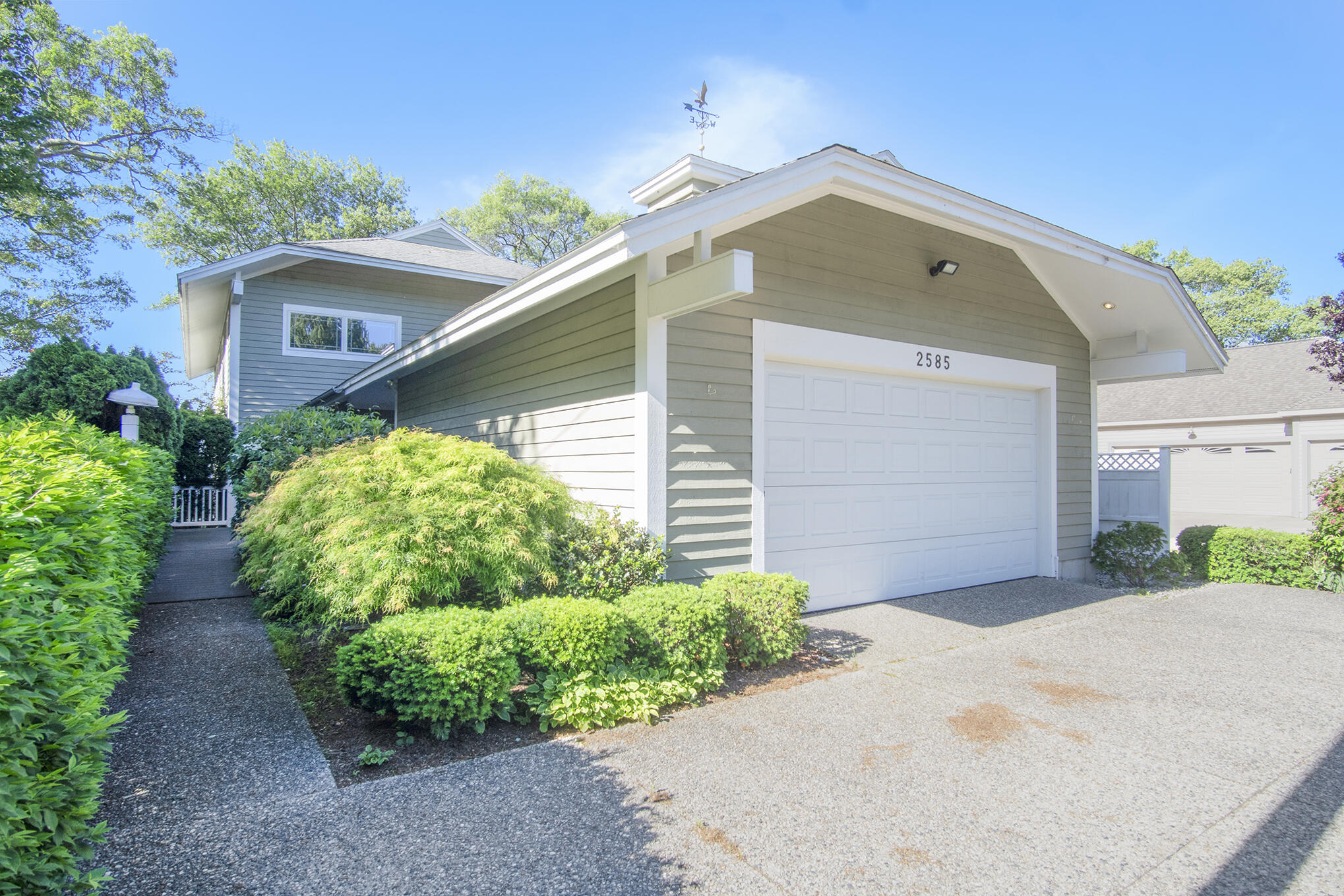 2585 Memorial Drive