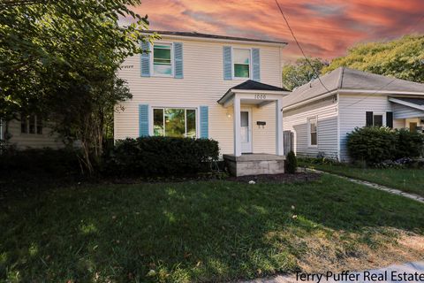 Photo of 1006 Merritt Street SE, Grand Rapids, MI 49507 (MLS # 26001884)