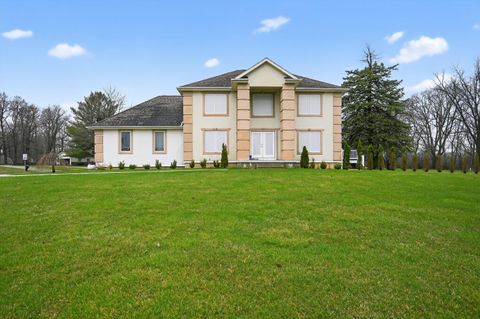 Photo of 5012 Forest Side Drive, Flint, MI 48532 (MLS # 26013751)