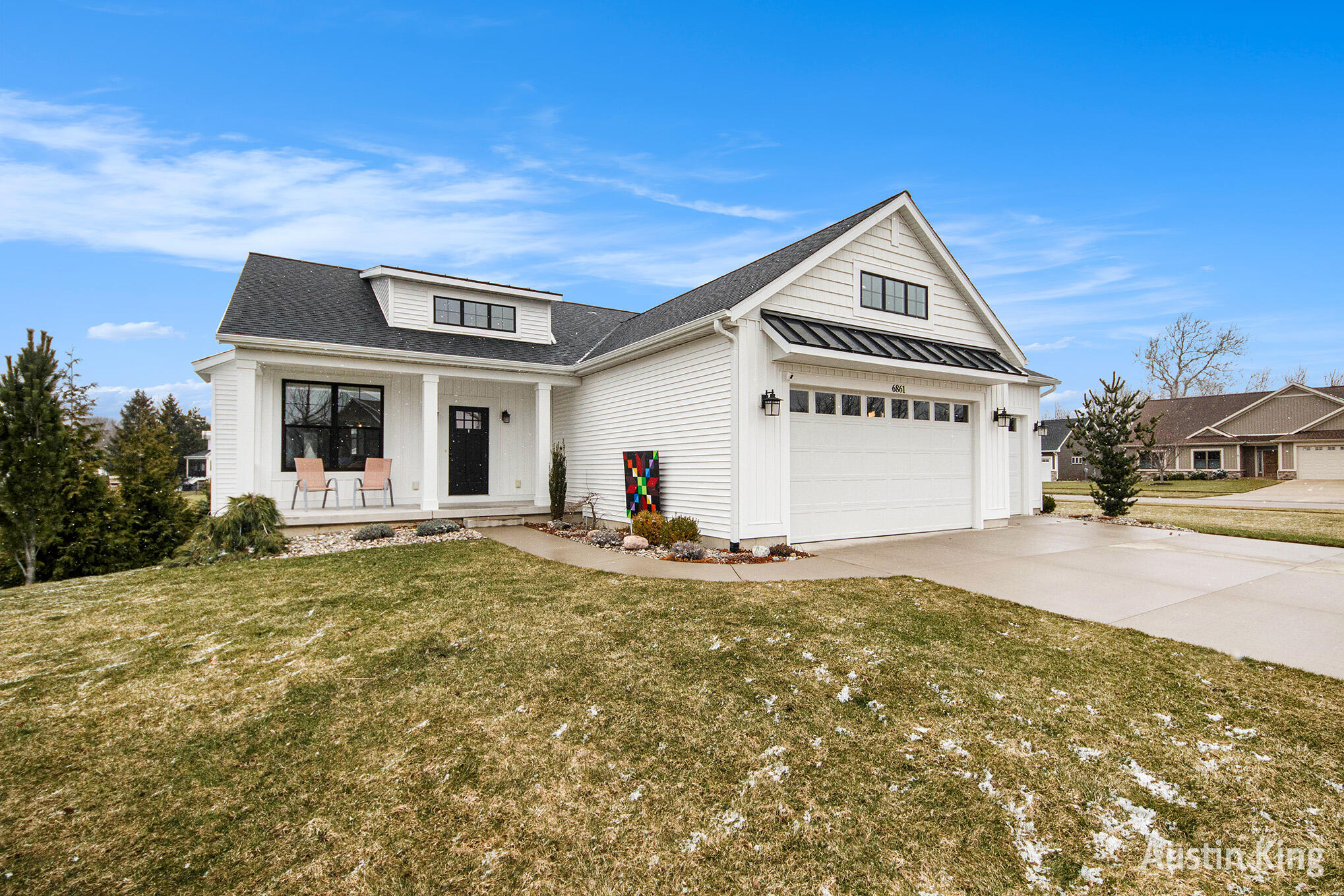 Hudsonville, Michigan 49426, United States, 4 Bedrooms Bedrooms, ,3 BathroomsBathrooms,Residential,Active,95414