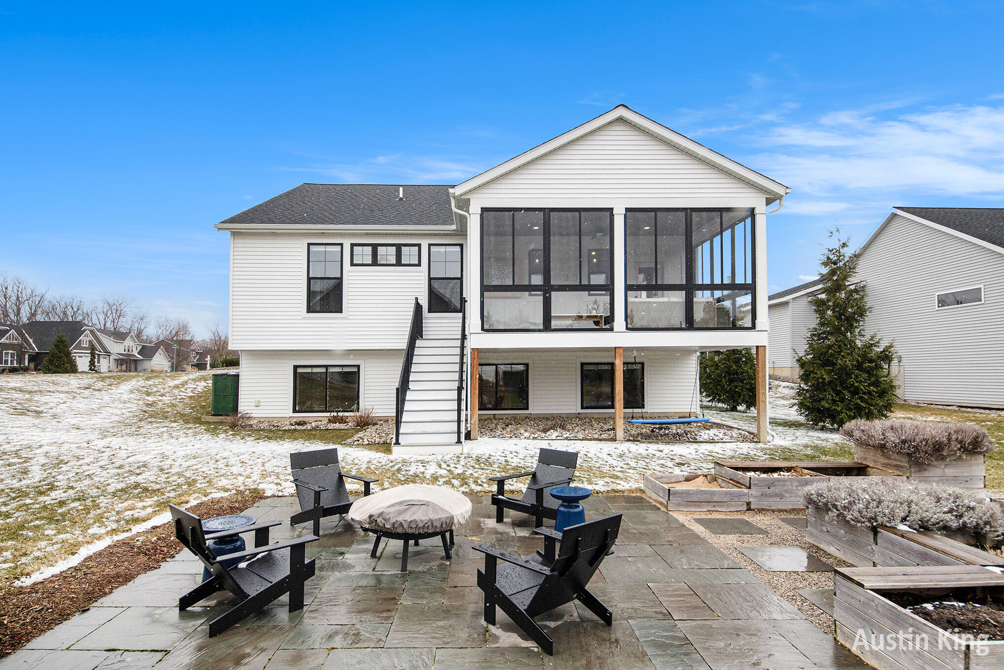 Hudsonville, Michigan 49426, United States, 4 Bedrooms Bedrooms, ,3 BathroomsBathrooms,Residential,Active,95414