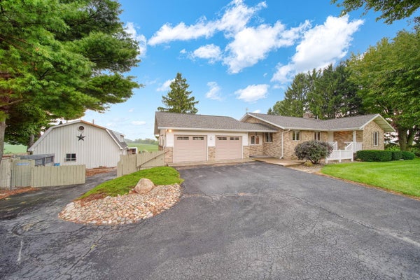 11625 RIDGE HWY, TECUMSEH, MI 49286 - Image f0fa995eefe95870765bd465631ef243/817095944