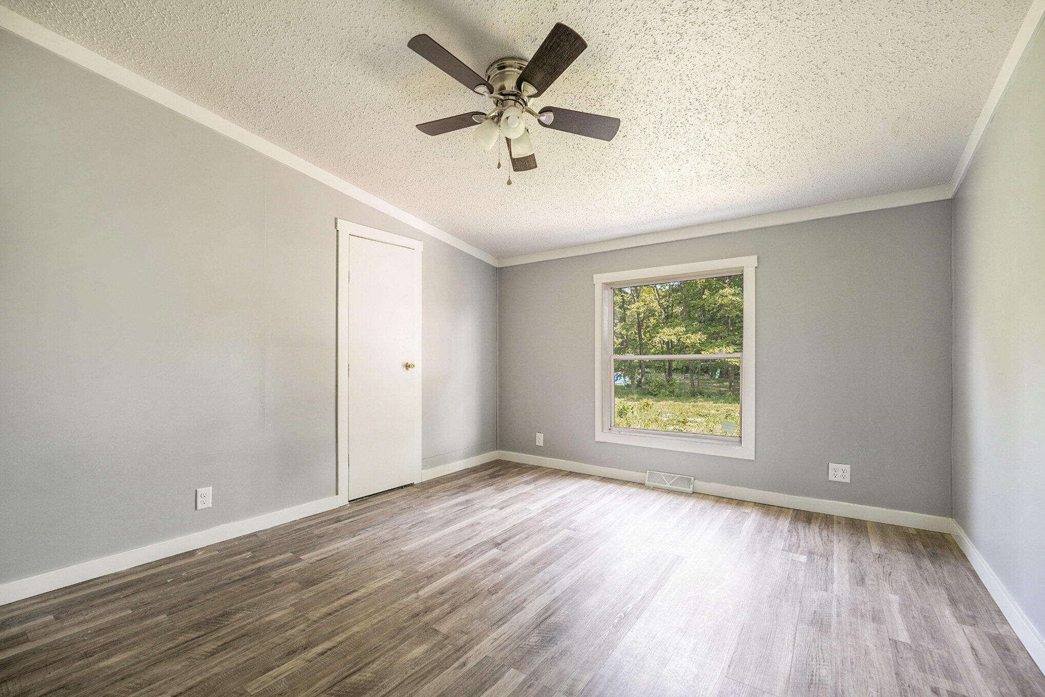 Decatur, Michigan 49045, United States, 3 Bedrooms Bedrooms, ,2 BathroomsBathrooms,Residential,Pending,137680