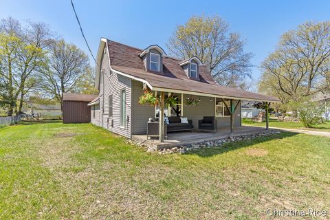 Photo of 1007 N 4th Street, Greenville, MI 48838 (MLS # 26017421)