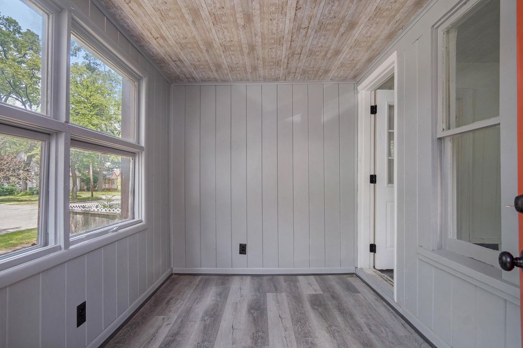 Photo of 3116 Temple Street, Muskegon, MI 49444 (MLS # 25052386)