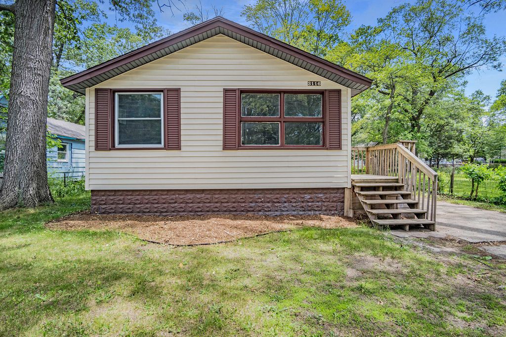 Photo of 3116 Temple Street, Muskegon, MI 49444 (MLS # 25052386)