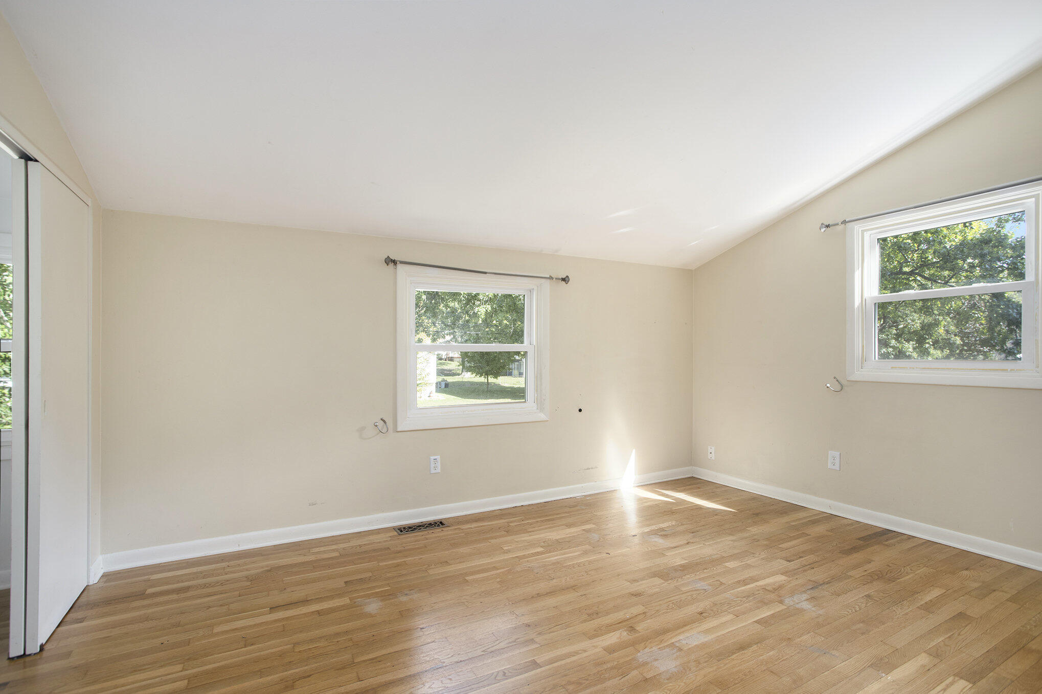 Battle Creek, Michigan 49015, United States, 4 Bedrooms Bedrooms, ,2 BathroomsBathrooms,Residential,Active,233742