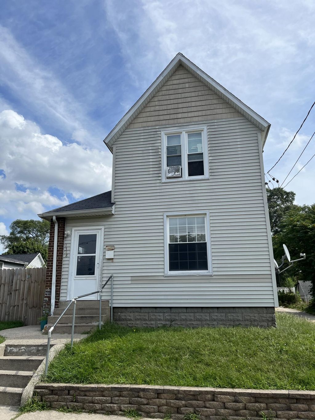 Photo of 1348 Marshall Avenue SE, Grand Rapids, MI 49507 (MLS # 23001734)