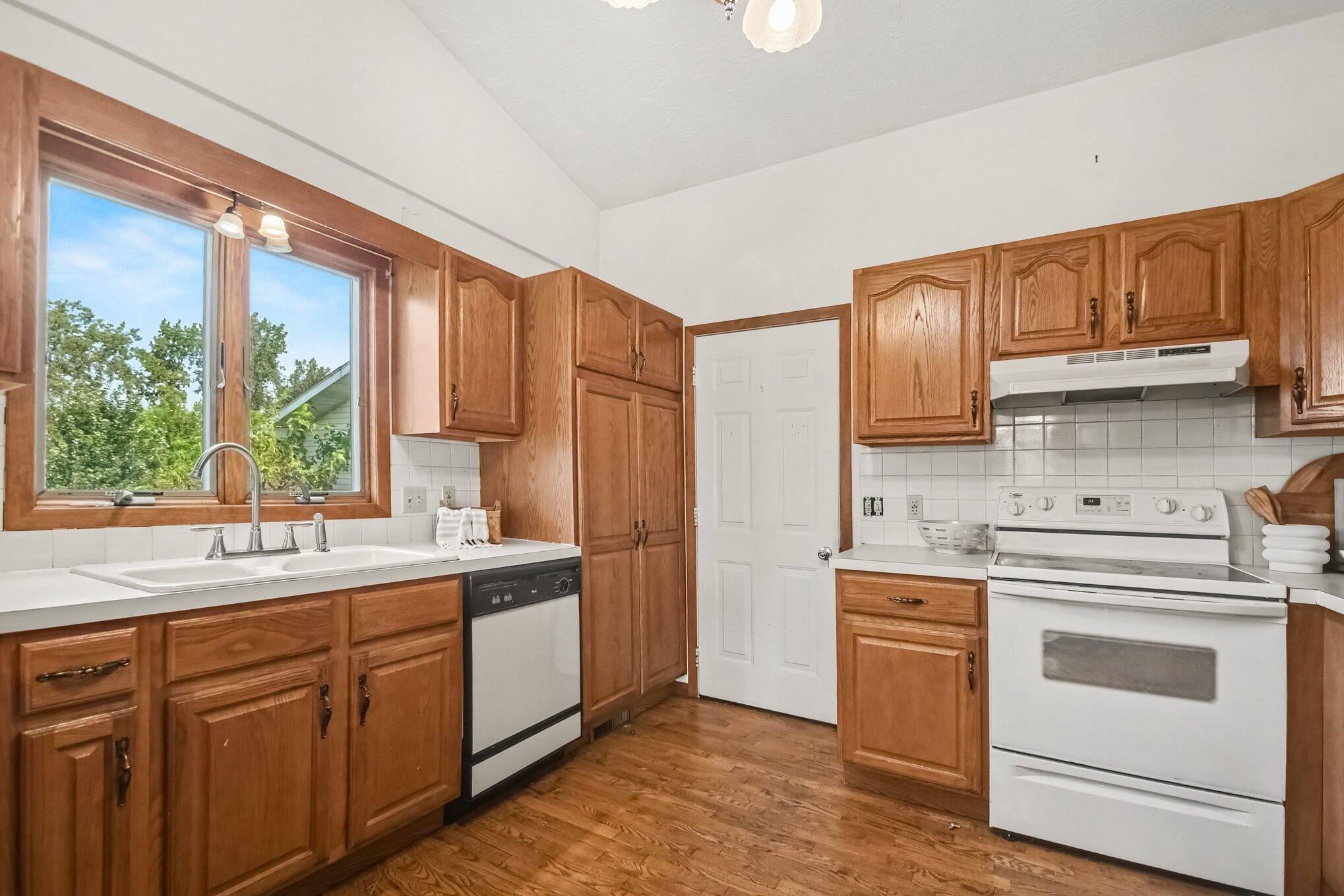 17113 Tomahawk Trail