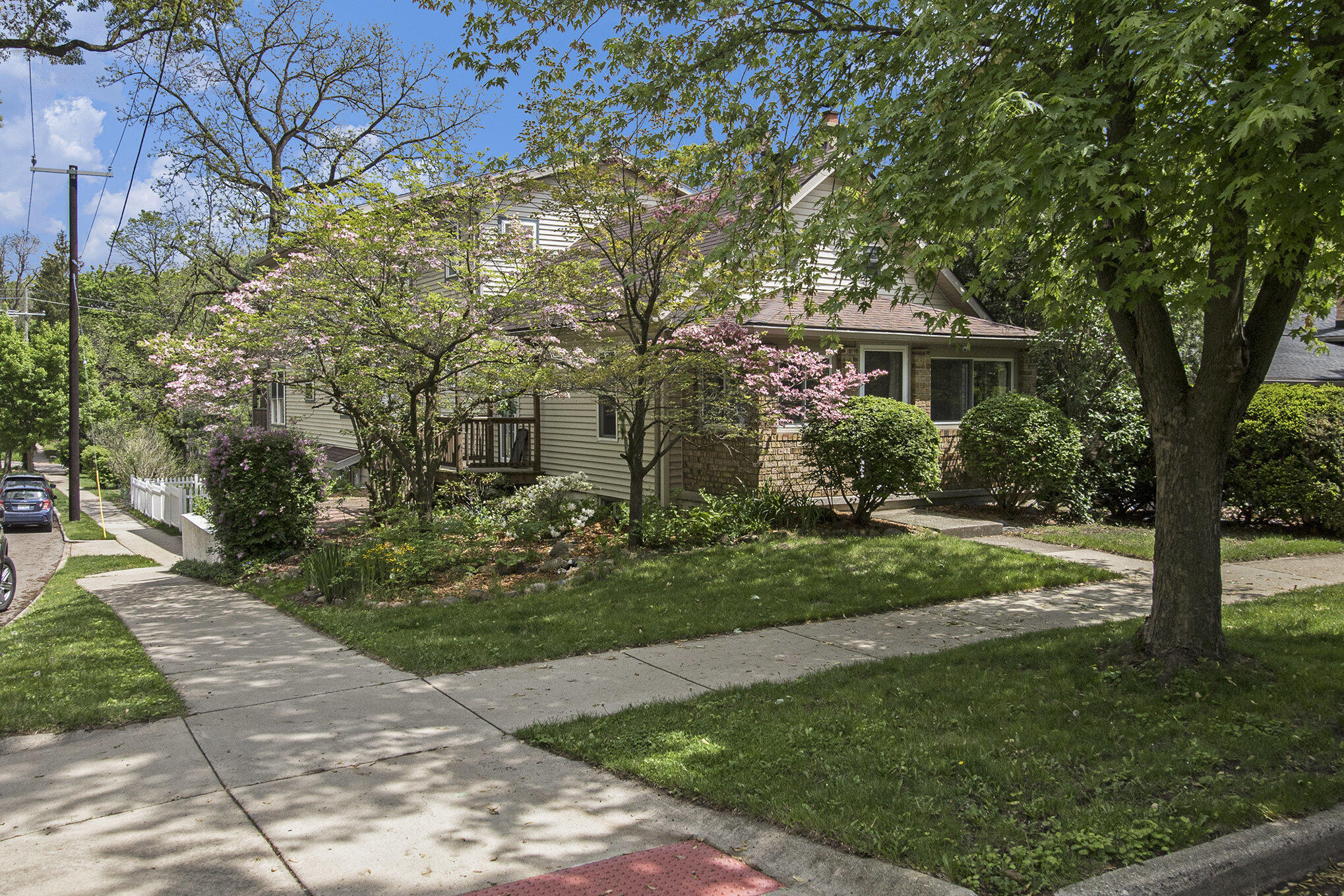 916 Brooks Street