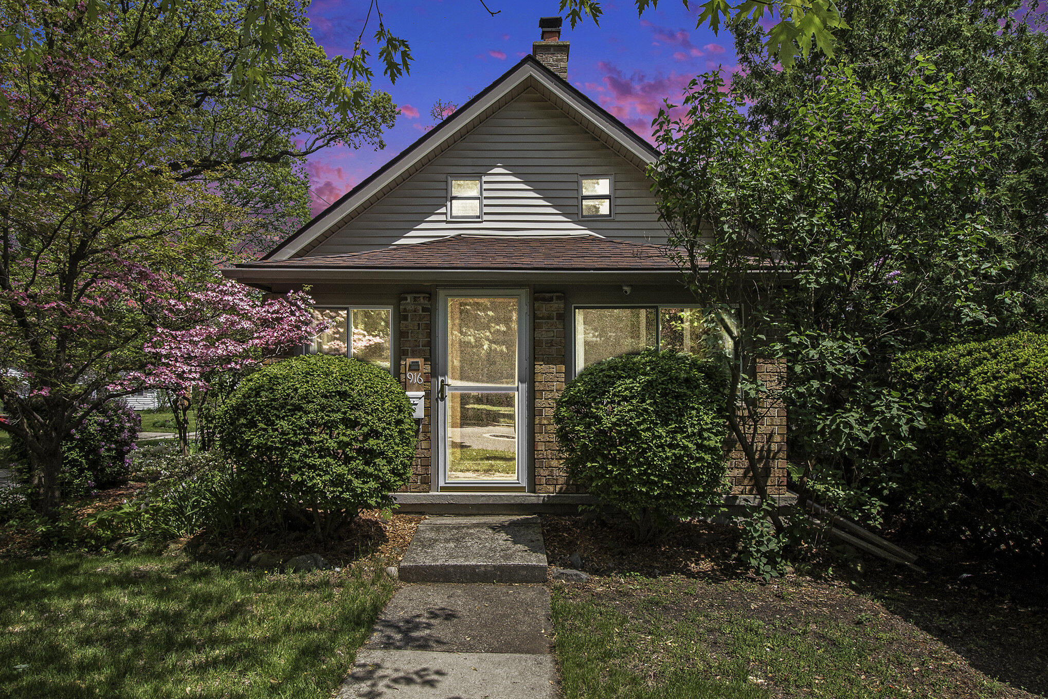 916 Brooks Street