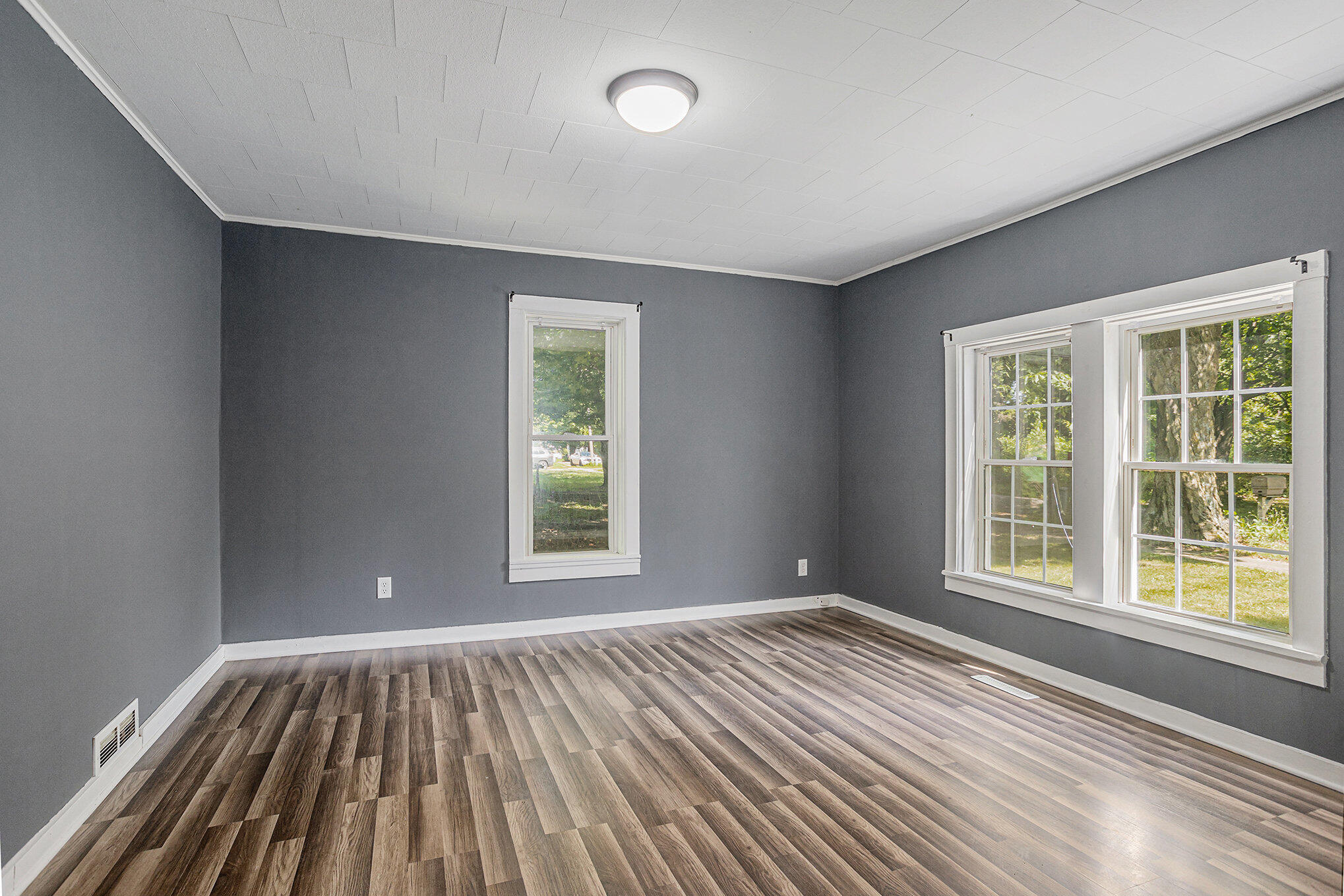 Sherwood, Michigan 49089, United States, 3 Bedrooms Bedrooms, ,1 BathroomBathrooms,Residential,Pending,159075