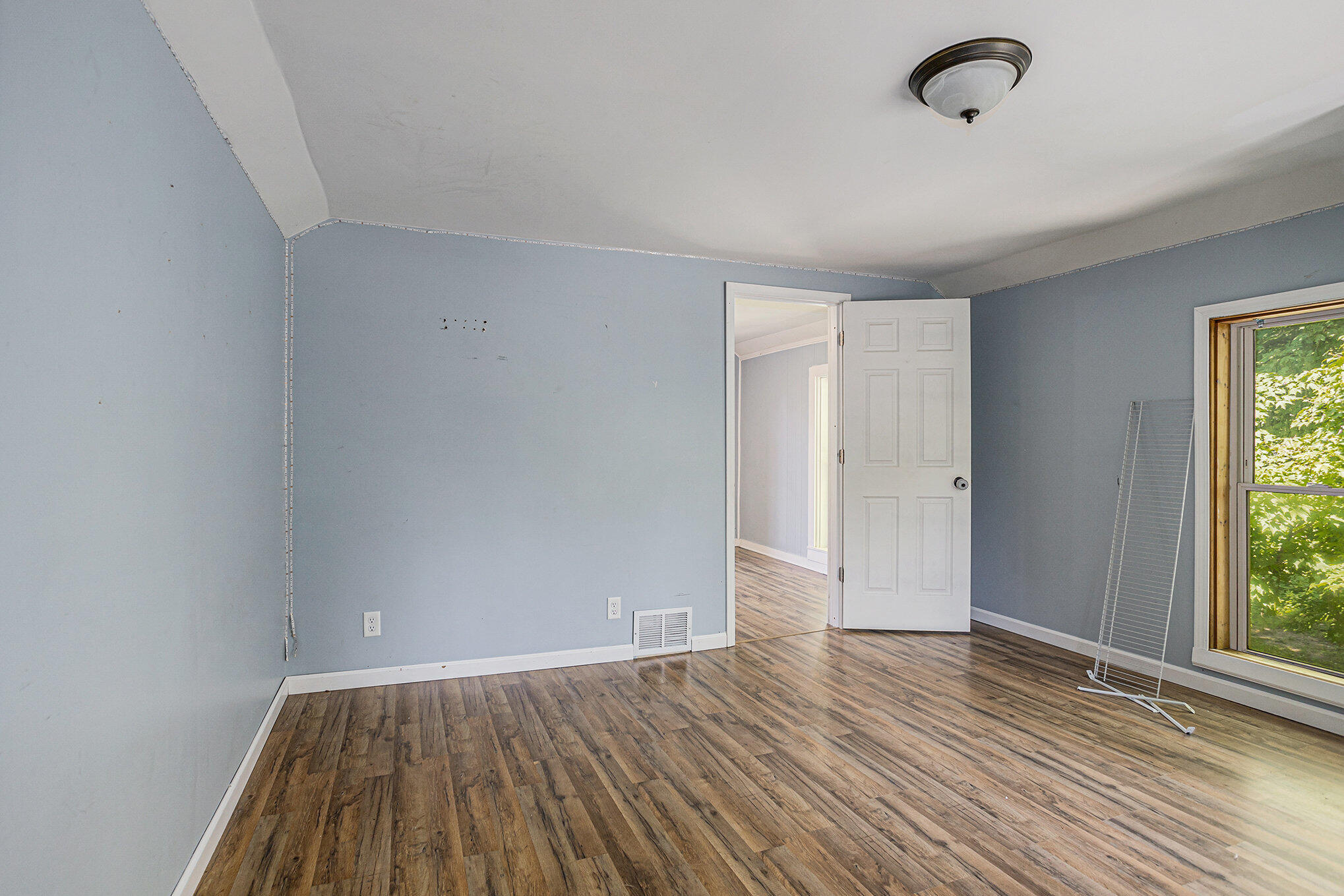 Sherwood, Michigan 49089, United States, 3 Bedrooms Bedrooms, ,1 BathroomBathrooms,Residential,Pending,159075